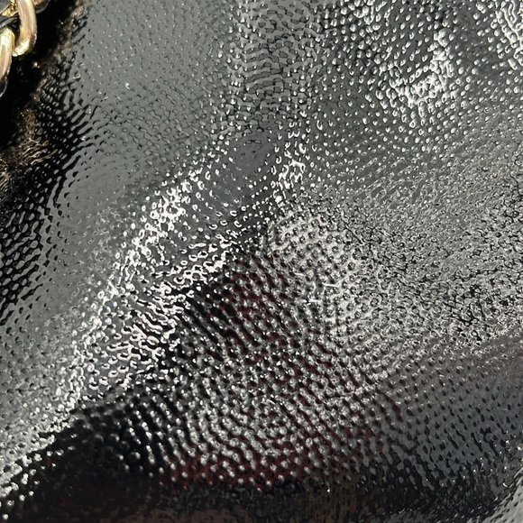 Tory Burch Thea Black Patent Leather Gold Chain Slouchy Leather Shoulder Tote - Picture 14 of 17